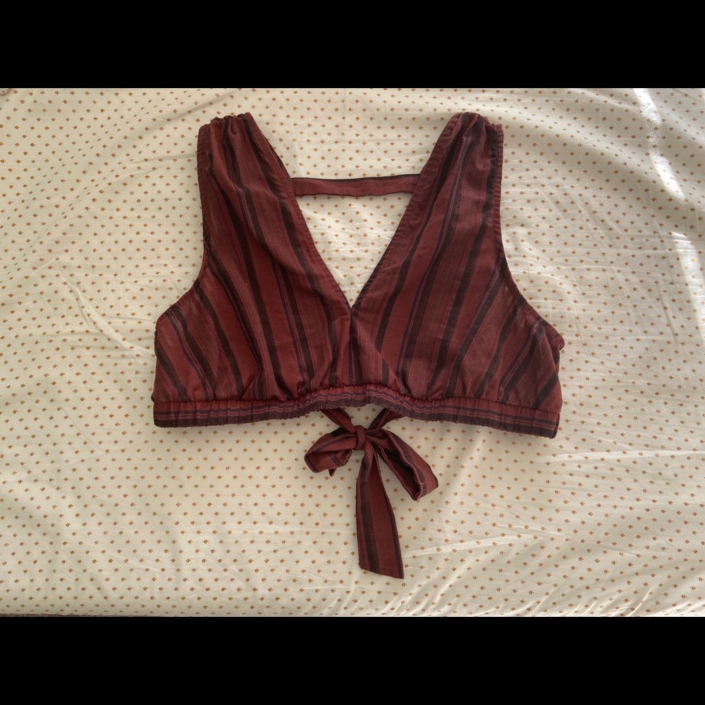 Tie Back Crop Tank - Picture 4 of 7
